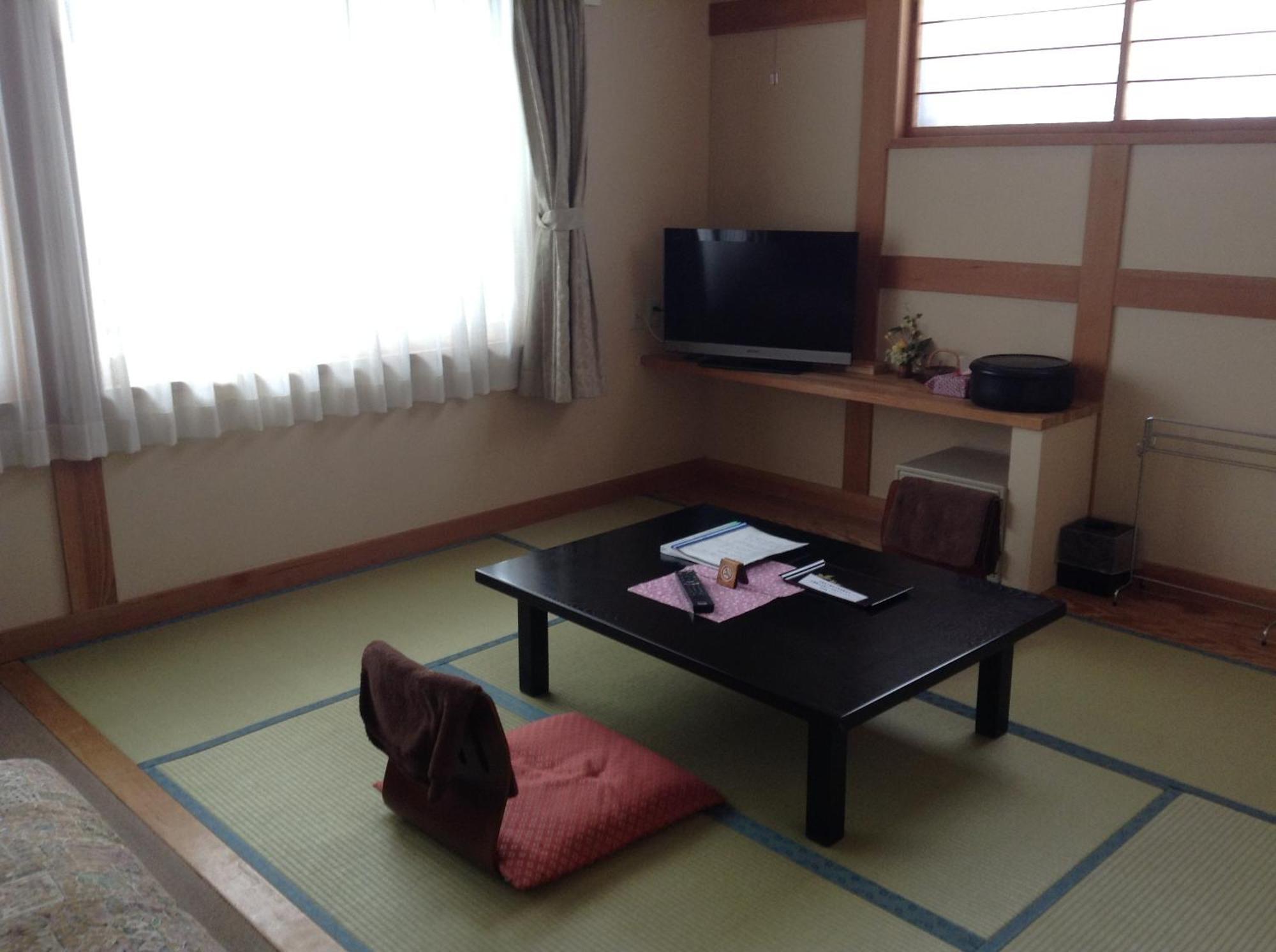 Minamiya 山とねこと遊ぶ宿 みなみ家 Hakuba Kültér fotó