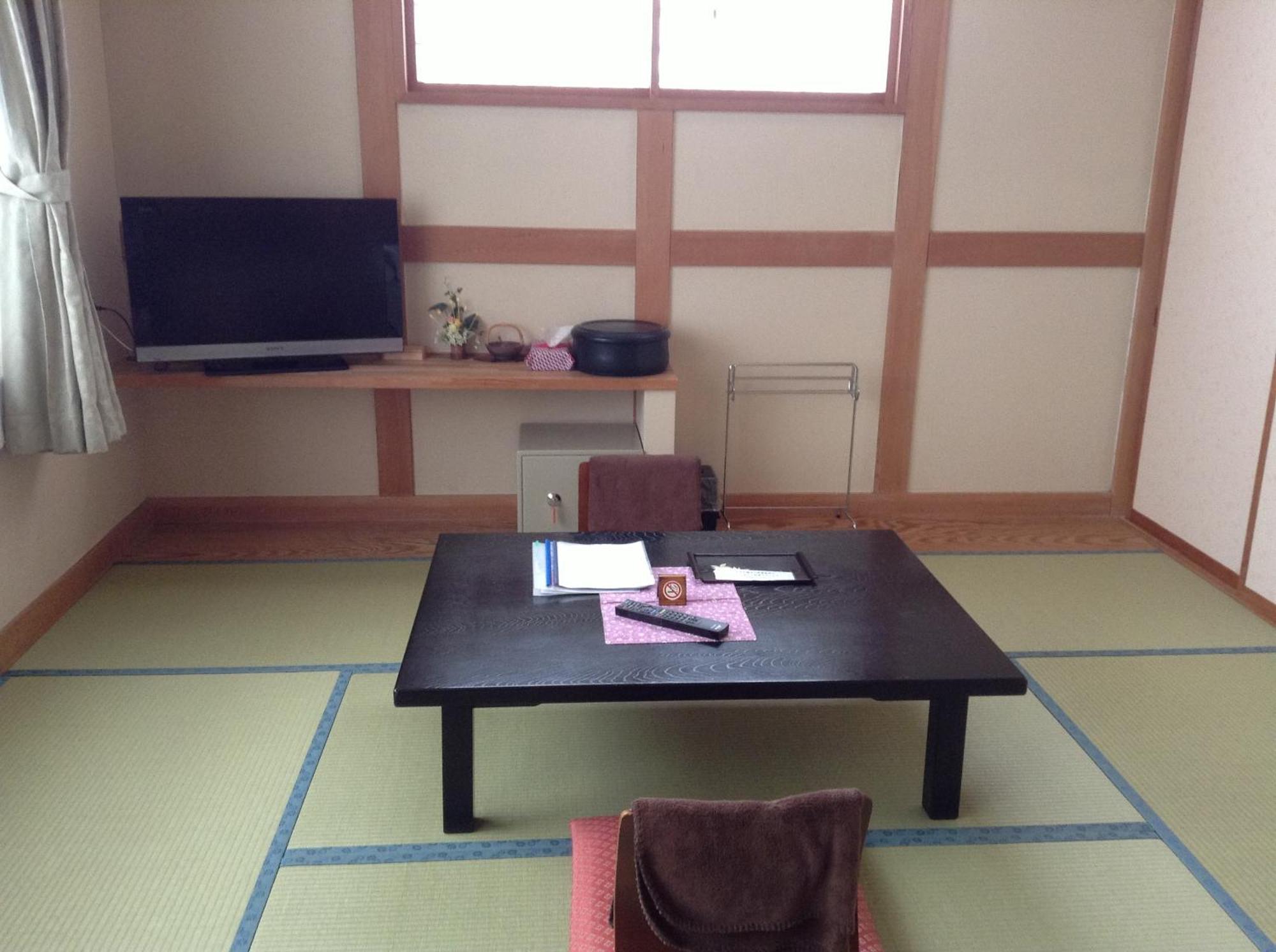 Minamiya 山とねこと遊ぶ宿 みなみ家 Hakuba Szoba fotó